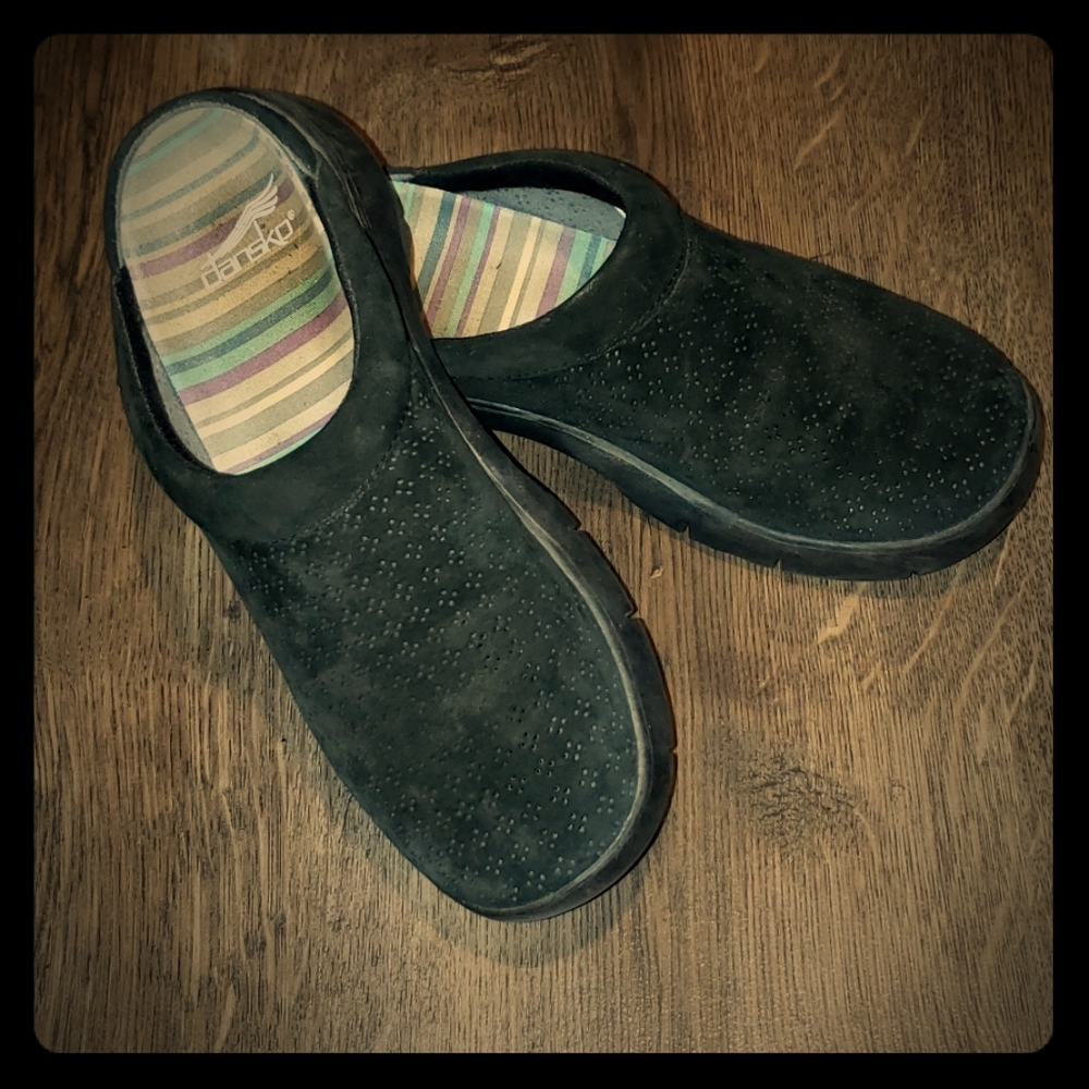 Dansko women's leather slip on clogs sz 36